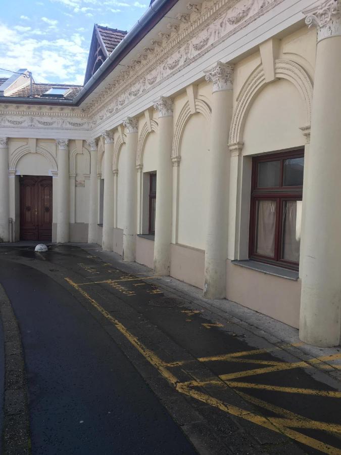 Albergue Göncölház Vác Exterior foto