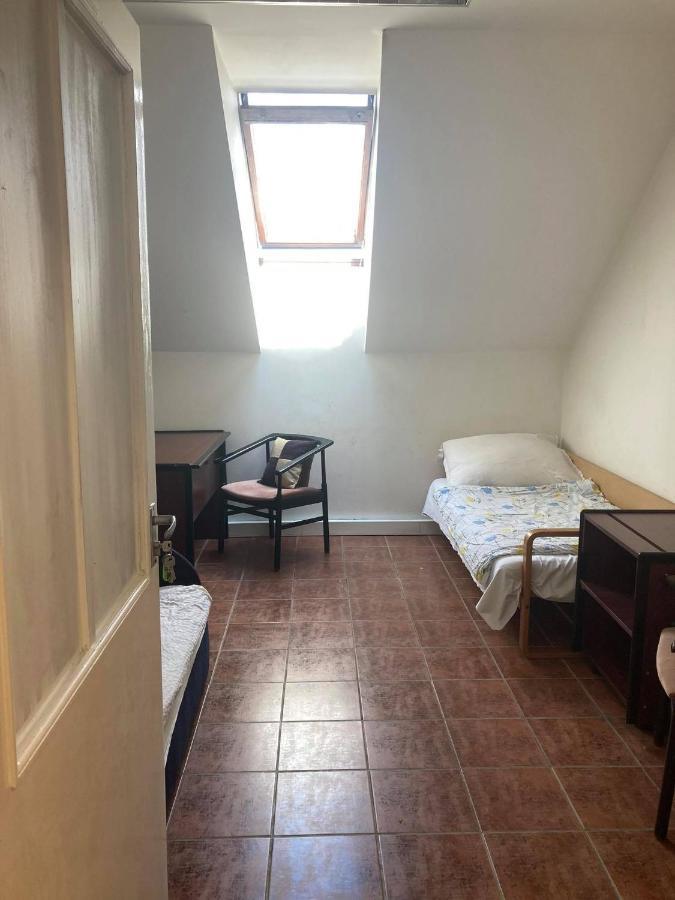 Albergue Göncölház Vác Exterior foto