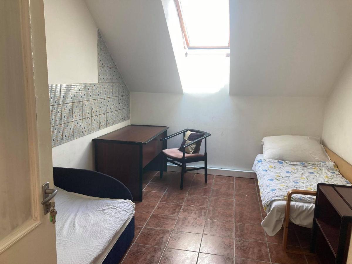 Albergue Göncölház Vác Exterior foto
