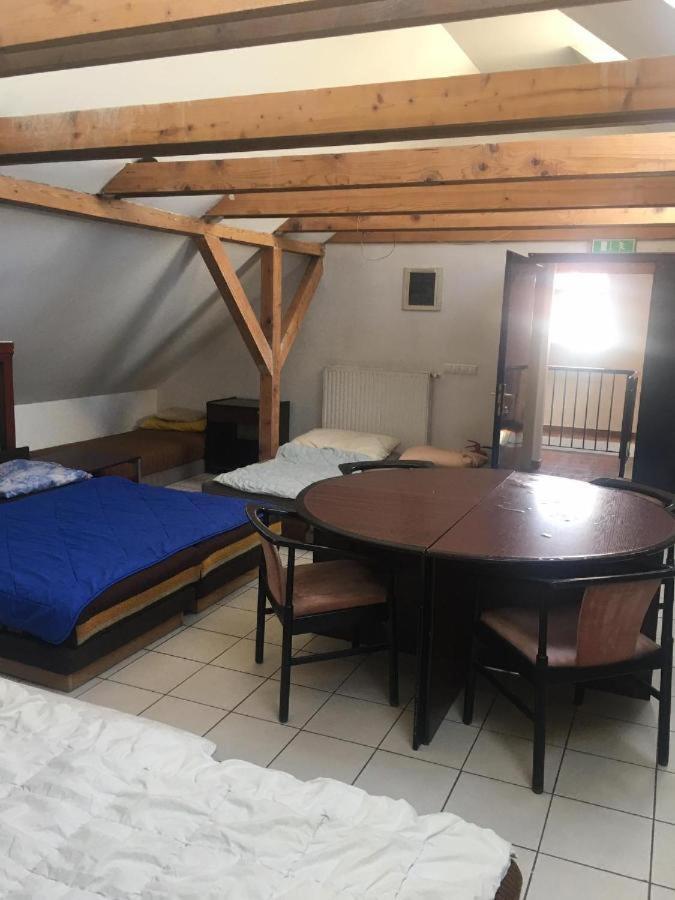 Albergue Göncölház Vác Exterior foto